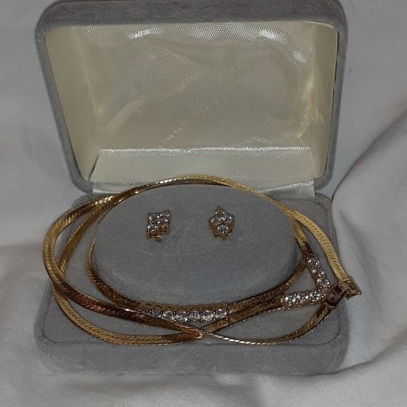 3 Piece CZ Gold Necklace Bracelet Earrings Set - Picture 5 of 7